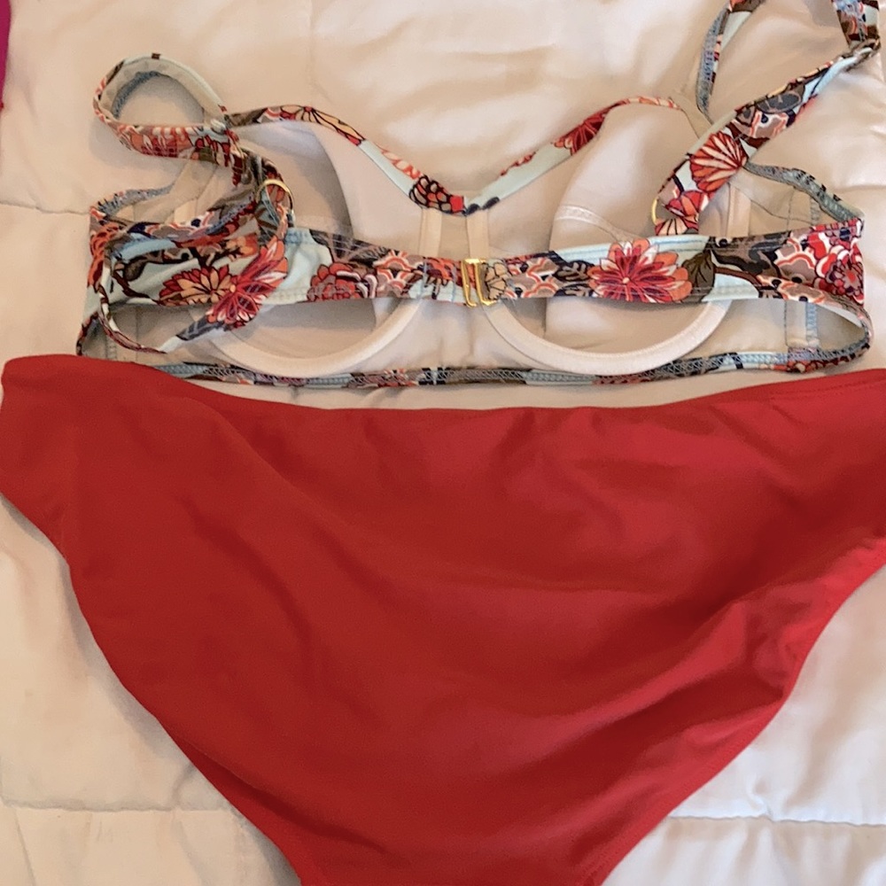Bathing suit - Picture 3 of 3